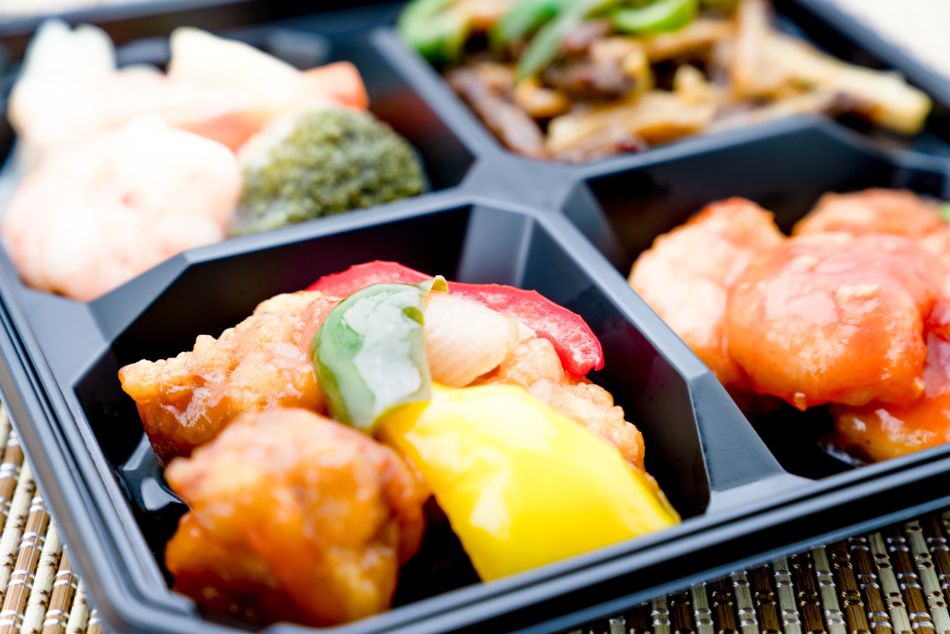 毎日の楽しみとなる食事は選べるお弁当で充実した時間を過ごす